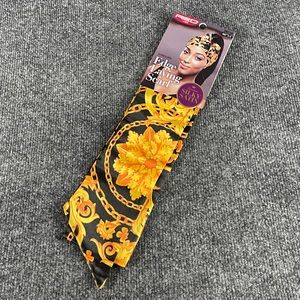 Red by Kiss: Super Sleek Edge Laying Scarf